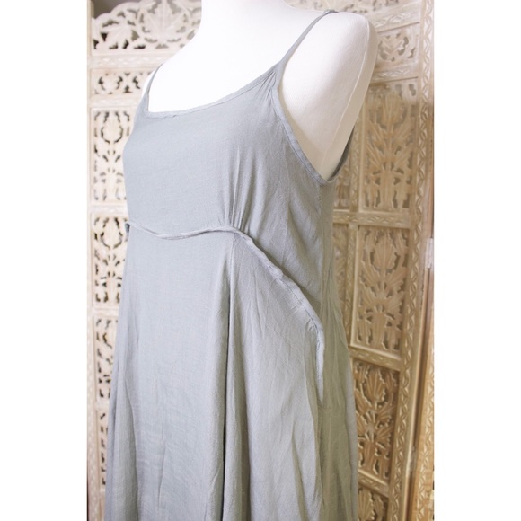 🎉HP🎉 Sage Crinkle Fabric Spaghetti Strap Maxi Dress - Picture 9 of 13